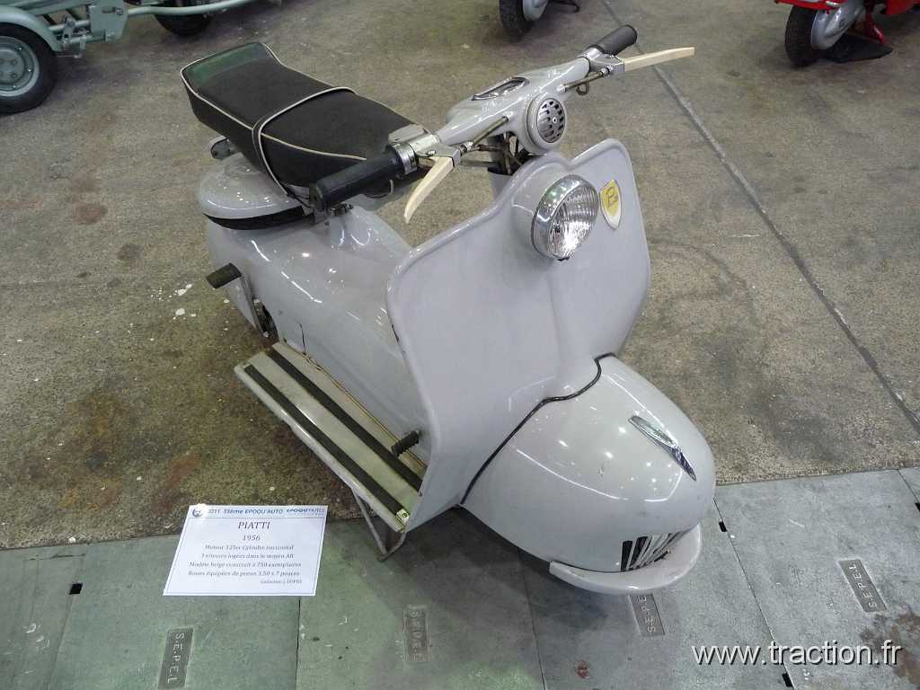 2011_epoquauto (76).jpg - 05/11/2011 - 69000 LYON - EPOQU'AUTO - 33ème Salon International Autos & Motos Anciennes - Scooter PIATTI - 1956
